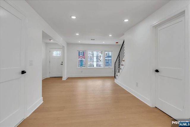 21 Cross Street, Montclair, NJ 07042