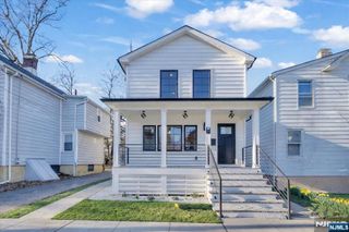 21 Cross Street, Montclair, NJ 07042