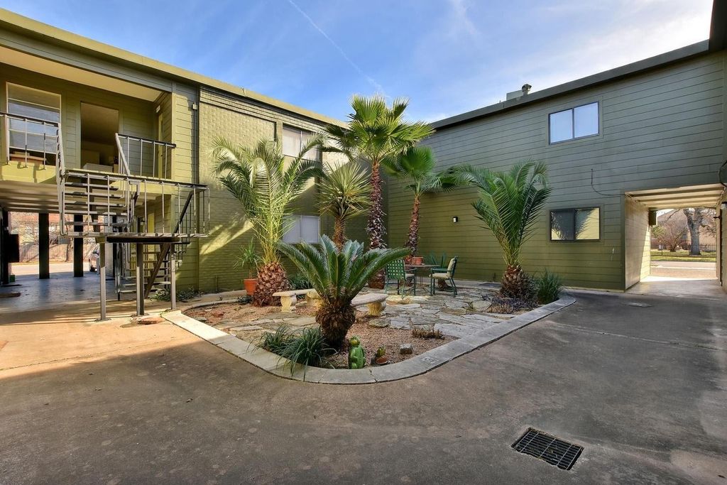 303 W 40th ST 101, Austin, TX 78751