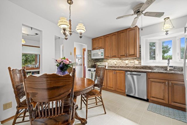 1129 Bluebird LANE, Union Grove, WI 53182