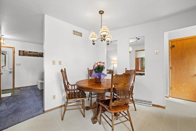 1129 Bluebird LANE, Union Grove, WI 53182