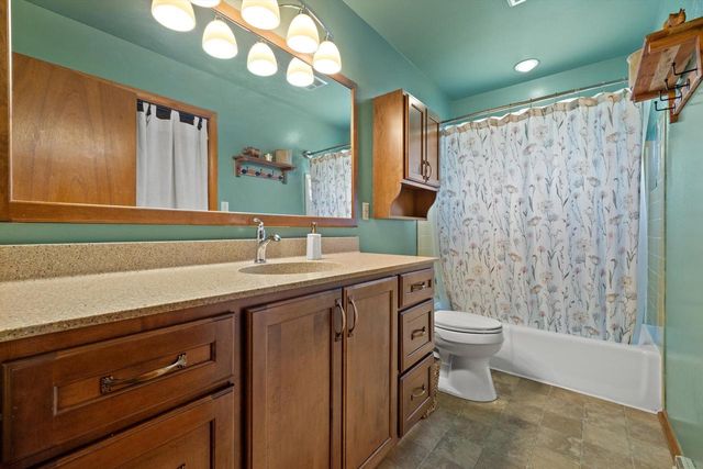 1129 Bluebird LANE, Union Grove, WI 53182