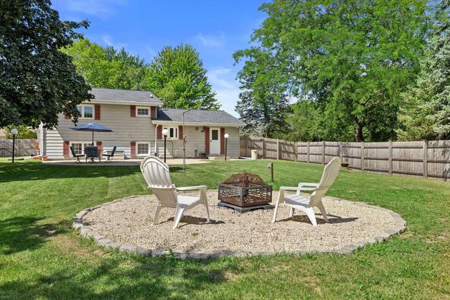 1129 Bluebird LANE, Union Grove, WI 53182