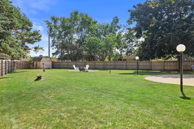 1129 Bluebird LANE, Union Grove, WI 53182