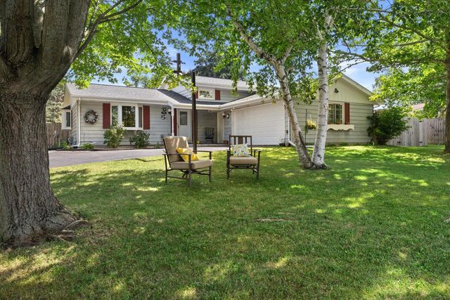 1129 Bluebird LANE, Union Grove, WI 53182