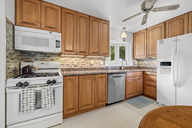 1129 Bluebird LANE, Union Grove, WI 53182