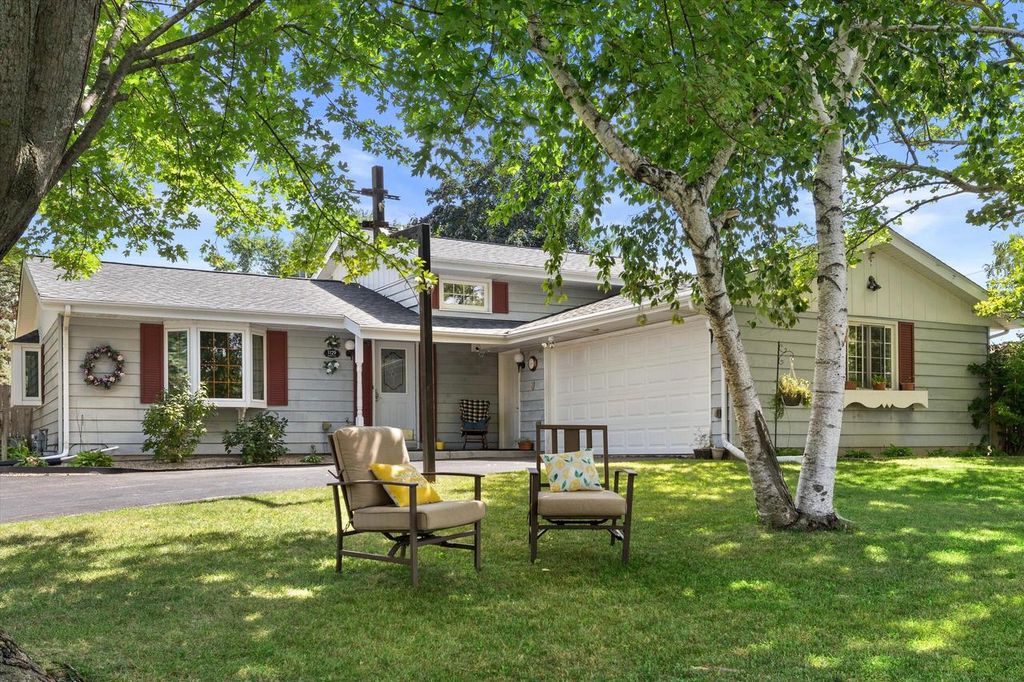1129 Bluebird LANE, Union Grove, WI 53182