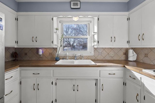 3623 BERNICE STREET, Green Bay, WI 54301