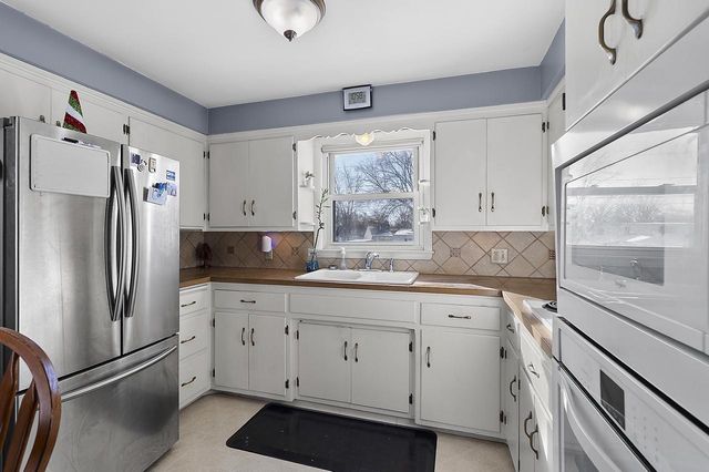 3623 BERNICE STREET, Green Bay, WI 54301