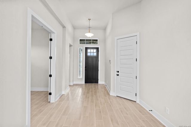 9322 Luke Path, San Antonio, TX 78254