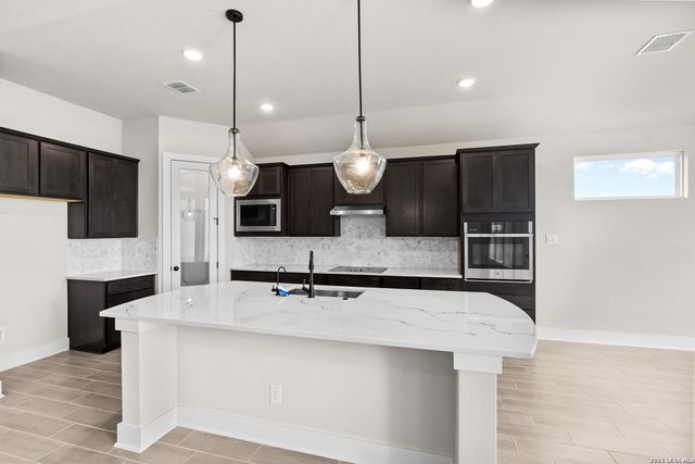 9322 Luke Path, San Antonio, TX 78254