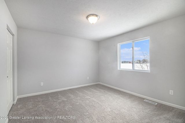 1030 Woodridge Drive, St. Johns, MI 48879