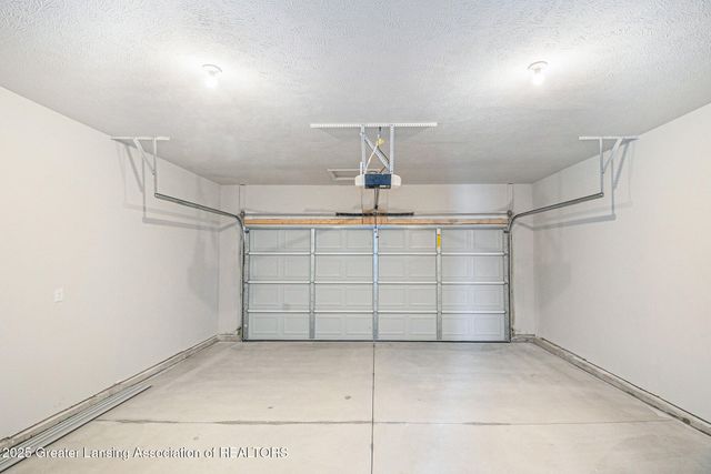 1030 Woodridge Drive, St. Johns, MI 48879