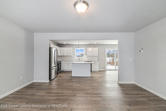 1030 Woodridge Drive, St. Johns, MI 48879