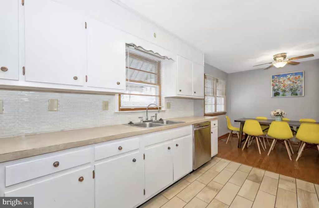 Image 11 of property listing at 901 NOLAND DR, Hagerstown, MD 21740