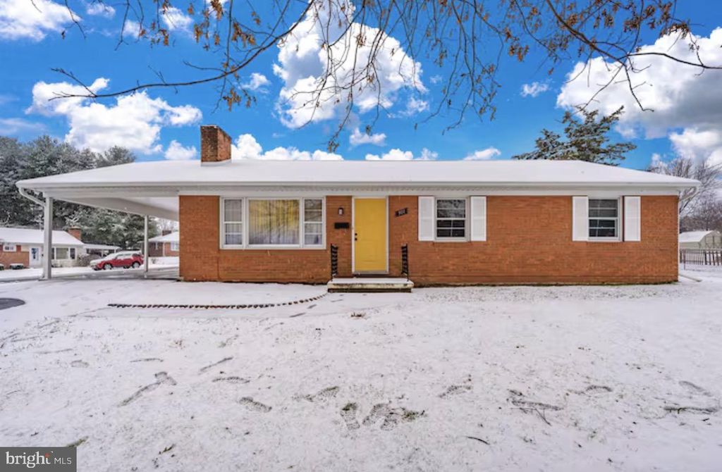 Image 2 of property listing at 901 NOLAND DR, Hagerstown, MD 21740