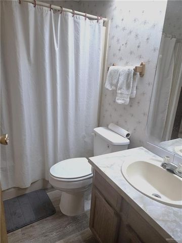 800 N Hibiscus Lane 11, La Feria, TX 78559