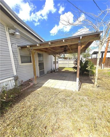 800 N Hibiscus Lane 11, La Feria, TX 78559