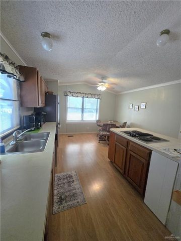 800 N Hibiscus Lane 11, La Feria, TX 78559