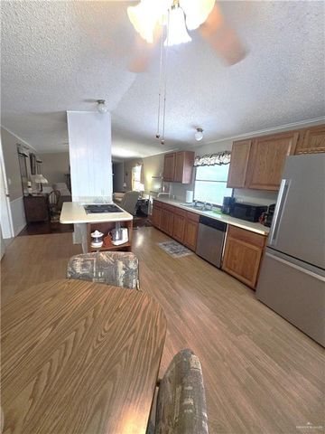 800 N Hibiscus Lane 11, La Feria, TX 78559