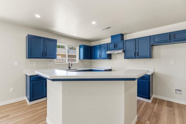 3709 Harris Road, Bakersfield, CA 93313