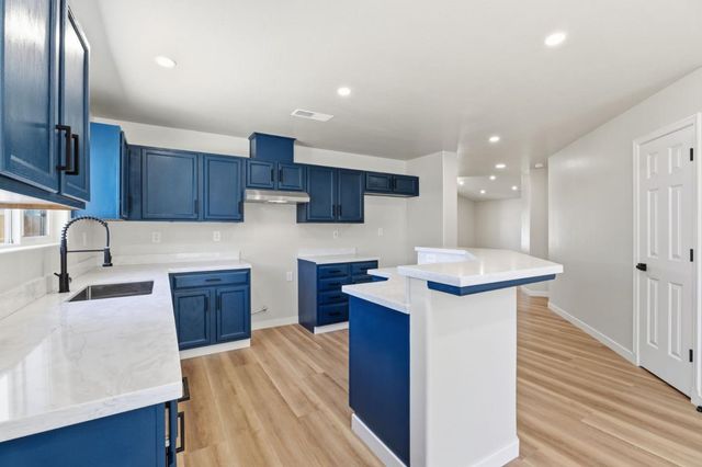 3709 Harris Road, Bakersfield, CA 93313