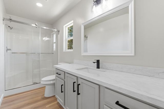 3709 Harris Road, Bakersfield, CA 93313