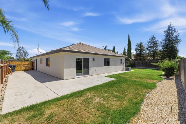 3709 Harris Road, Bakersfield, CA 93313