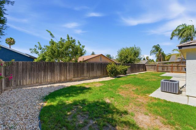 3709 Harris Road, Bakersfield, CA 93313