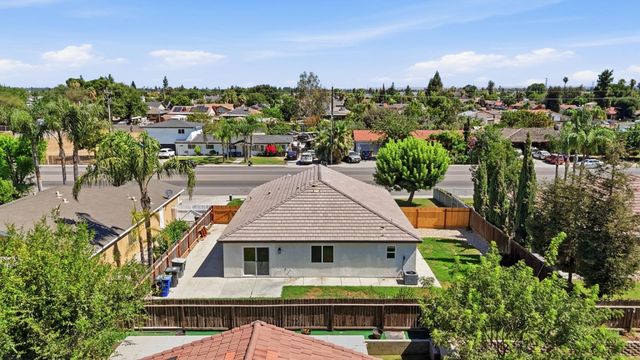 3709 Harris Road, Bakersfield, CA 93313