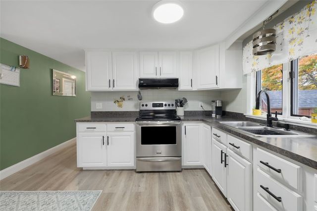 1034 Stafford Road, Tiverton, RI 02878