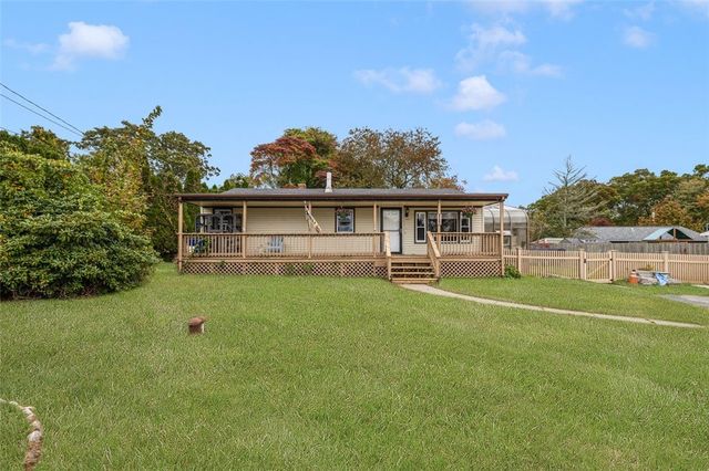 1034 Stafford Road, Tiverton, RI 02878