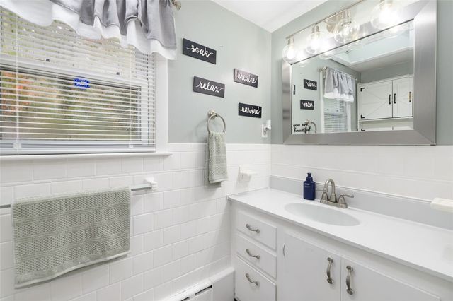 1034 Stafford Road, Tiverton, RI 02878