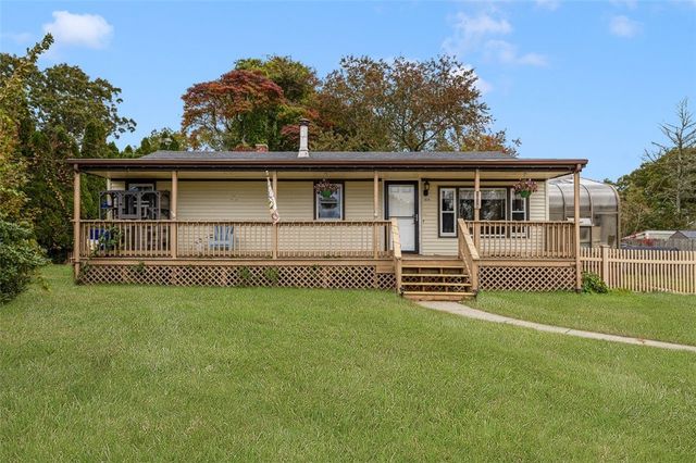 1034 Stafford Road, Tiverton, RI 02878