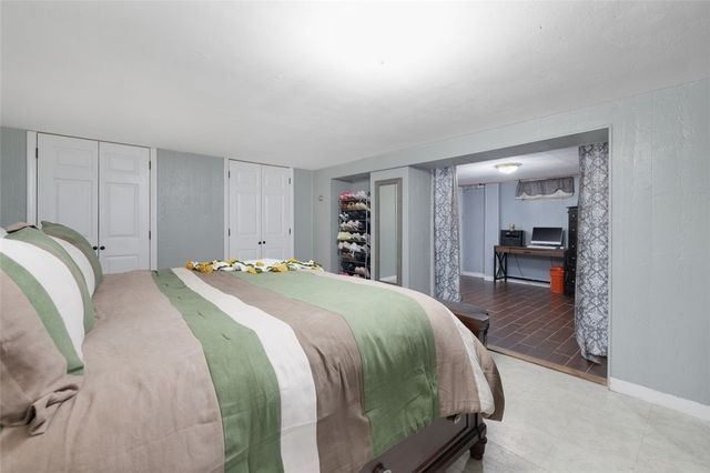 1034 Stafford Road, Tiverton, RI 02878