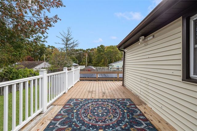 1034 Stafford Road, Tiverton, RI 02878