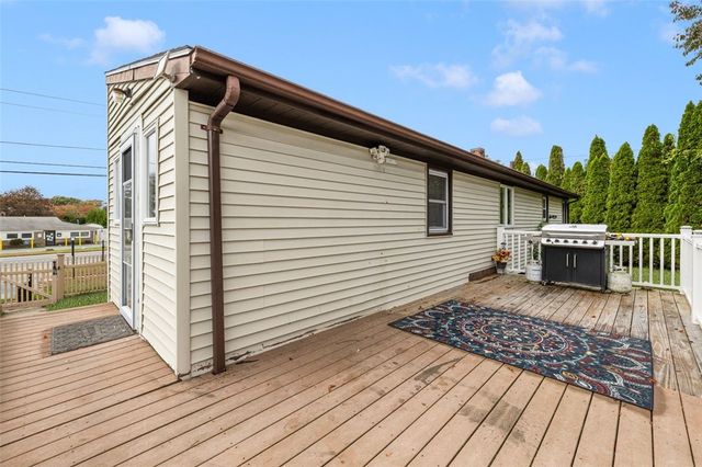 1034 Stafford Road, Tiverton, RI 02878