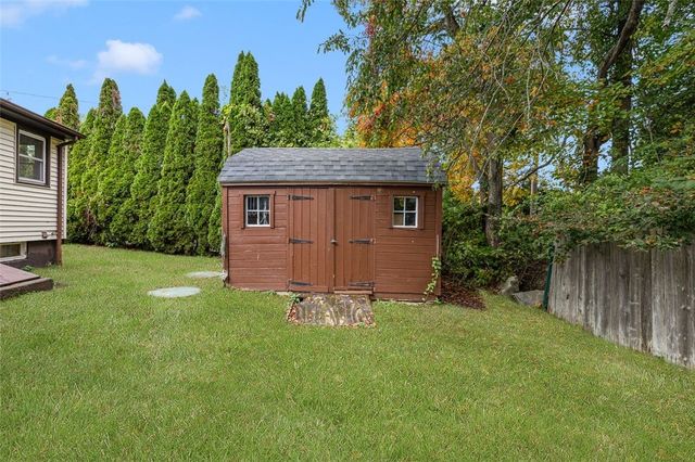 1034 Stafford Road, Tiverton, RI 02878