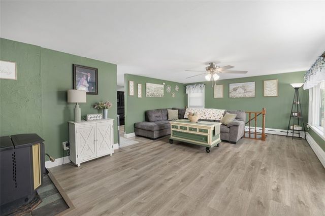 1034 Stafford Road, Tiverton, RI 02878
