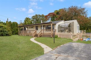 1034 Stafford Road, Tiverton, RI 02878