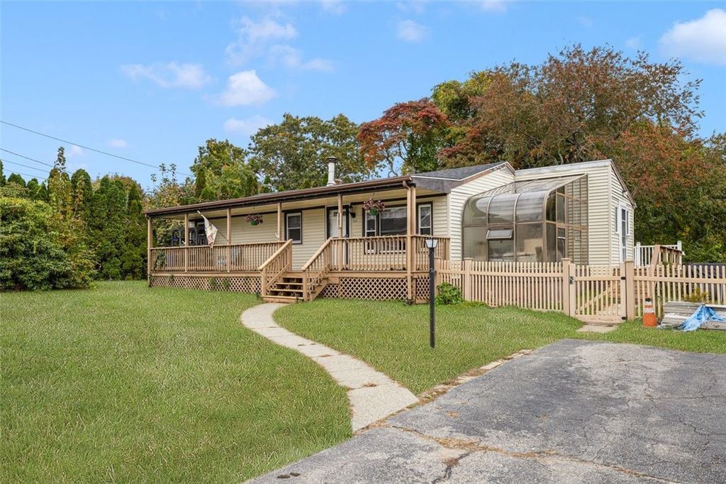 1034 Stafford Road, Tiverton, RI 02878