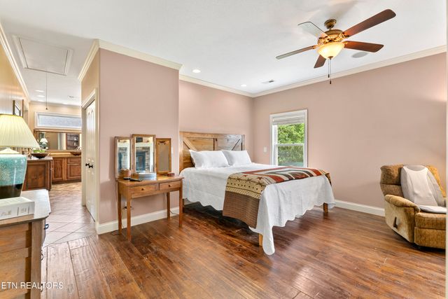 2001 Beals Chapel Rd, Lenoir City, TN 37772