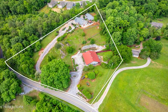 2001 Beals Chapel Rd, Lenoir City, TN 37772