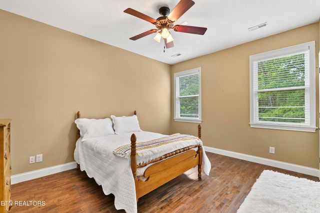 2001 Beals Chapel Rd, Lenoir City, TN 37772