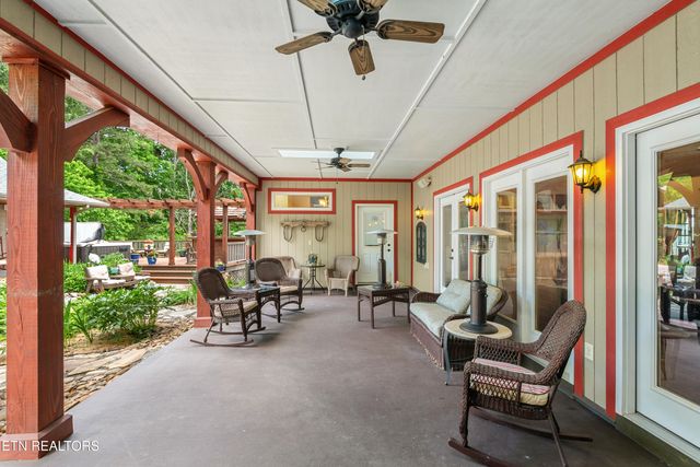2001 Beals Chapel Rd, Lenoir City, TN 37772