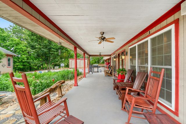 2001 Beals Chapel Rd, Lenoir City, TN 37772