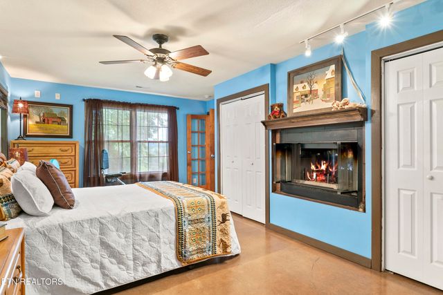 2001 Beals Chapel Rd, Lenoir City, TN 37772