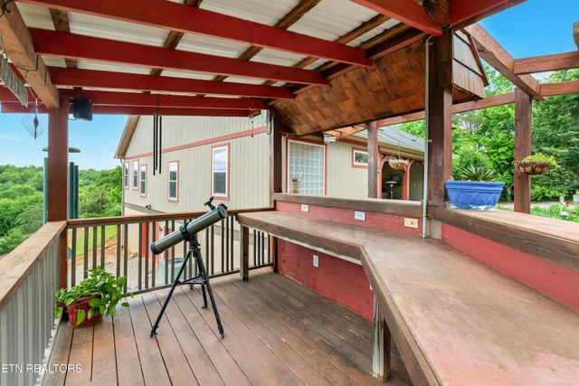 2001 Beals Chapel Rd, Lenoir City, TN 37772