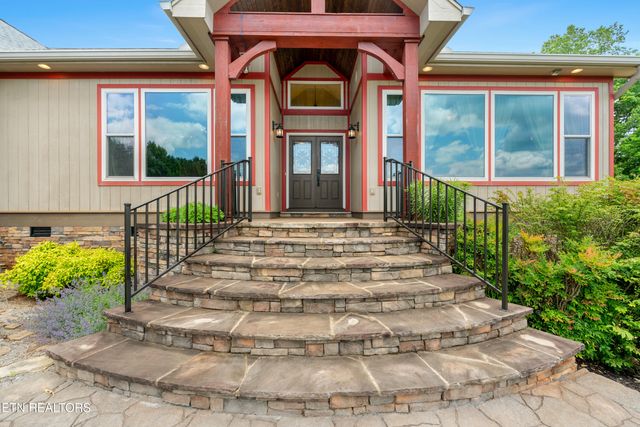 2001 Beals Chapel Rd, Lenoir City, TN 37772