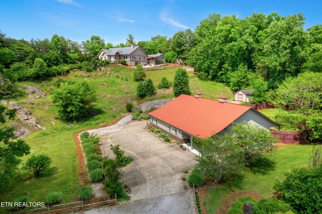 2001 Beals Chapel Rd, Lenoir City, TN 37772